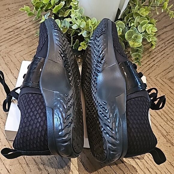 Black Nike running shoes renew in season size 7 new only tried on - Picture 5 of 11